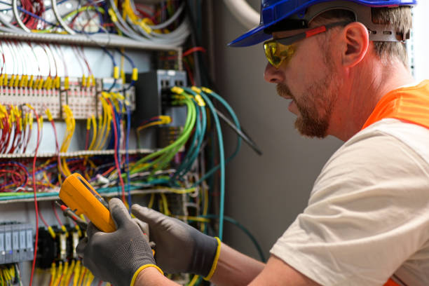 Best Licensed Electrician  in Petersburg, IL